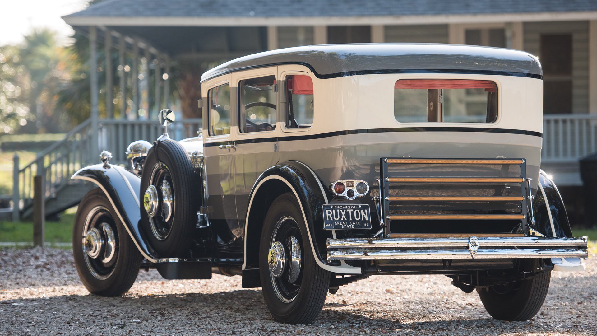 开云网站-森林狼队主帅遭质疑，球队表现一落千丈，森林狼主力球员名单