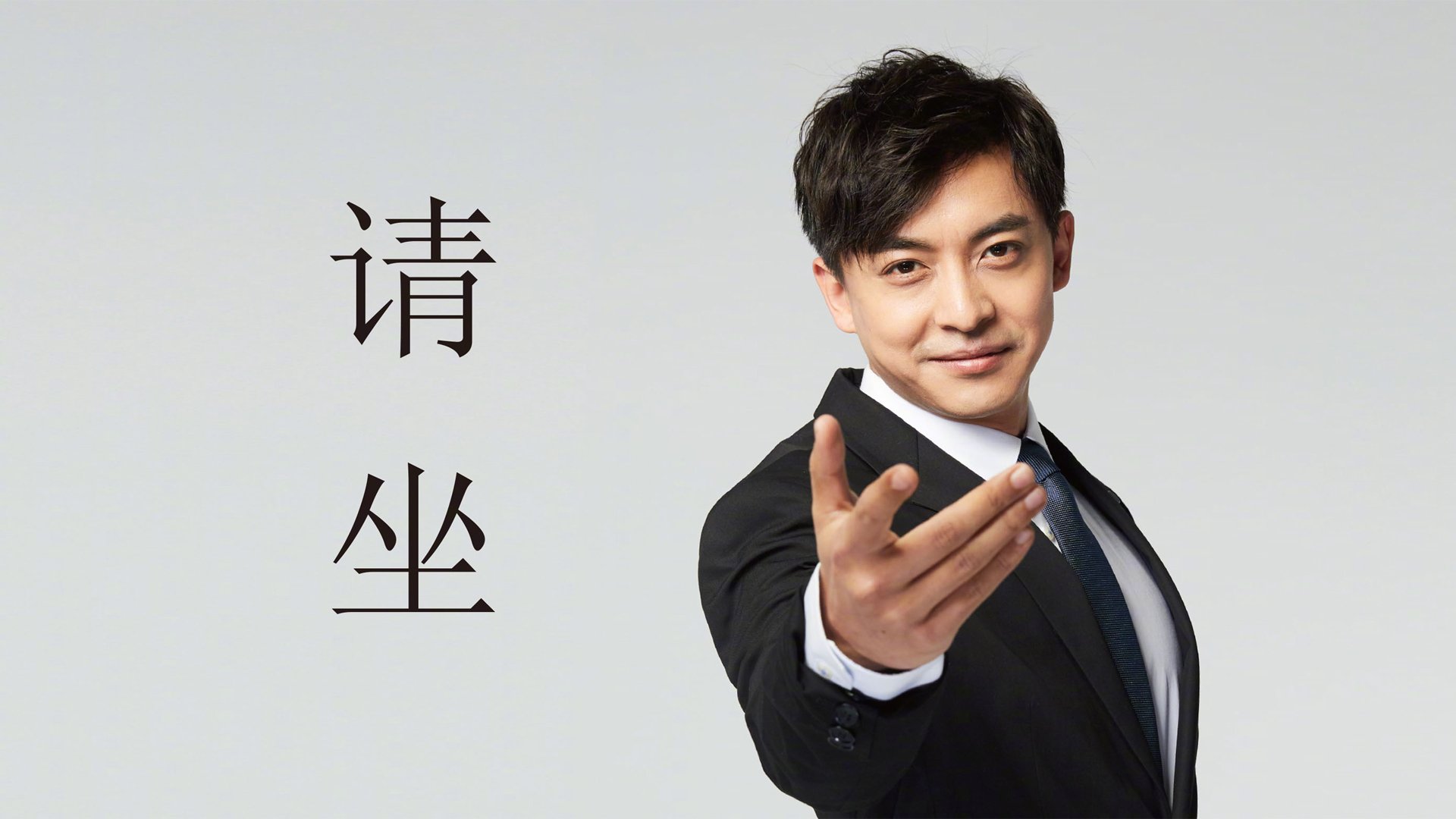 “极限对抗,四川省体育馆自由搏击赛一触即发!”